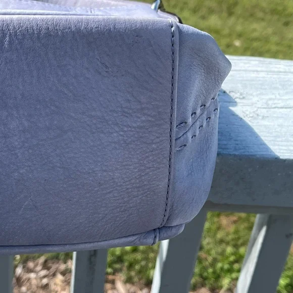 B. Makowsky Blue leather with Leopard Print Lining. Shoulder bag - Picture 8 of 11